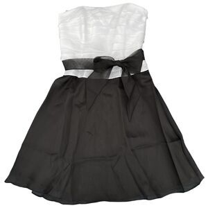 White House Black Market Formal Dress Black White A-Line Size 8 Bow Strapless